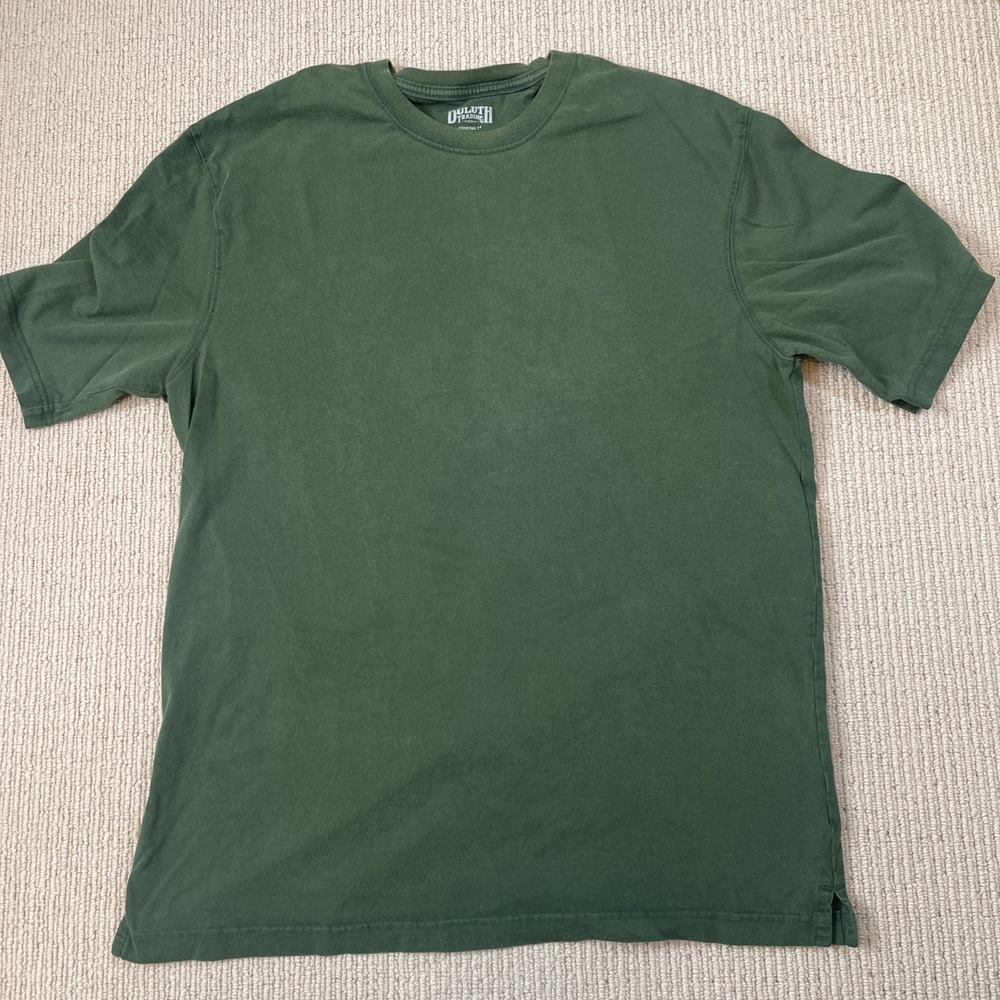 Duluth Trading Co. Men's Medium Longtail T  Crew Neck Short Sleeve Cotton Shirt